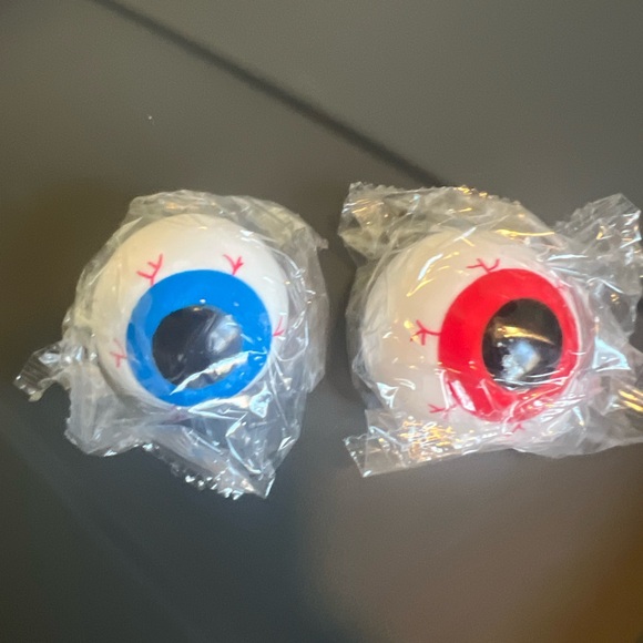 Source Unknown Other - 2 Count Splat Eye Ball Red and Blue New